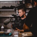 Tamy Emma Pepin Instagram - Amis Québécois! Six épisodes de la série Resto-Pop sont maintenant disponibles sur la plateforme VRAI. Un réel plaisir de tourner cette émission avec la relève culinaire de Montréal et la merveilleuse équipe de Sphère Média. 🥳 (photos : @madshitcray) ⠀⠀⠀⠀⠀⠀⠀⠀⠀ #Tv #Quebec #FoodShow #VRAI #Restopopup Montréal, Québec