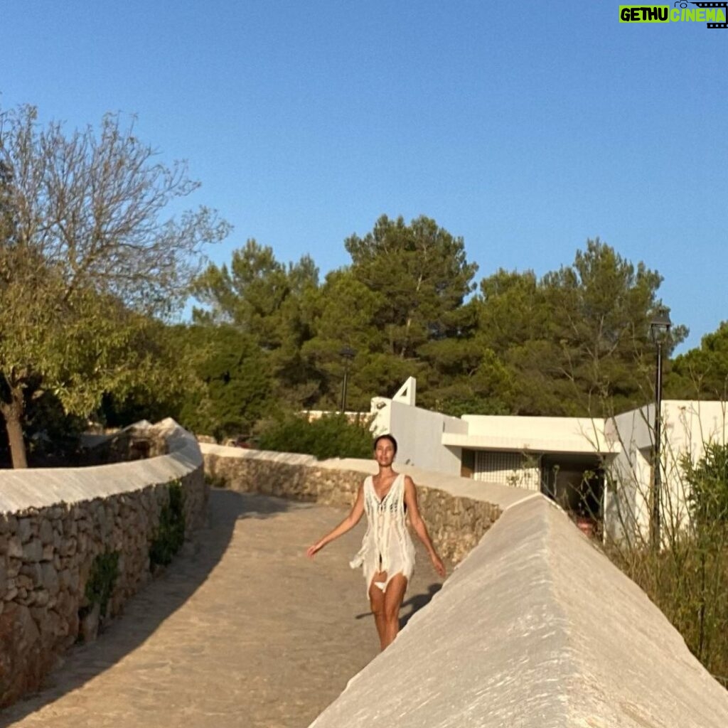 Tamy Emma Pepin Instagram - Ibiza, con muchas gracias! 🧚🏼‍♀️ Spain
