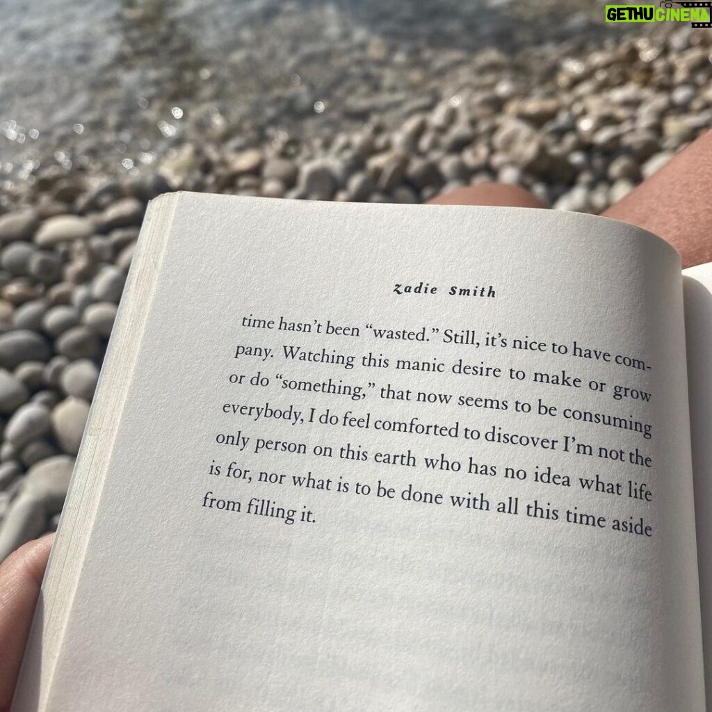 Tamy Emma Pepin Instagram - Holà! Swipe through for my best 25 euro investment. (Cala Granadella is bliss + Zadie Smith ‘Intimations’, printed 2020, is a collection of 6 very short essential essays) #Espana Cala Granadella- Xàbia