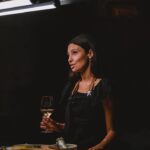 Tamy Emma Pepin Instagram - Amis Québécois! Six épisodes de la série Resto-Pop sont maintenant disponibles sur la plateforme VRAI. Un réel plaisir de tourner cette émission avec la relève culinaire de Montréal et la merveilleuse équipe de Sphère Média. 🥳 (photos : @madshitcray) ⠀⠀⠀⠀⠀⠀⠀⠀⠀ #Tv #Quebec #FoodShow #VRAI #Restopopup Montréal, Québec
