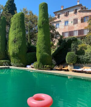 Tamy Emma Pepin Instagram - Il paraît que c’est la rentrée ☺️ et qu’un autre été merveilleux s’achève. Celui-ci fut pour moi marqué par de jolis moments de détente, de cheminement et de rencontres. Je partage quelques coups de coeur .. en commençant par Calder, à Saint-Paul-de-Vence ❤️