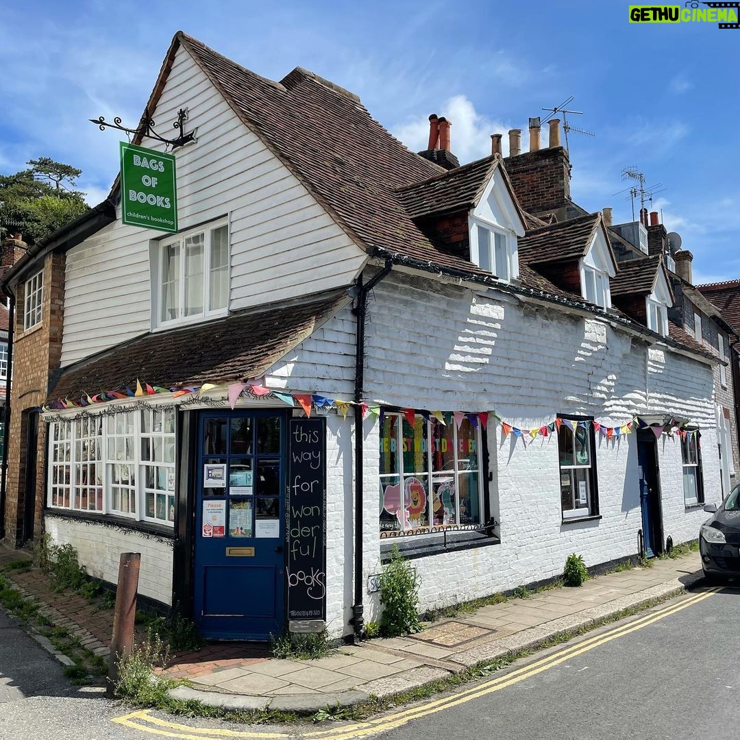 Tamzin Merchant - 1.1K Likes - There’s a newly-signed copy of #TheHatmakers at @bagsofbookslewes
It’s such a gorgeous children’s bookshop in a lovely old Sussex town - such a rush to see my book on the shelf there 🥰