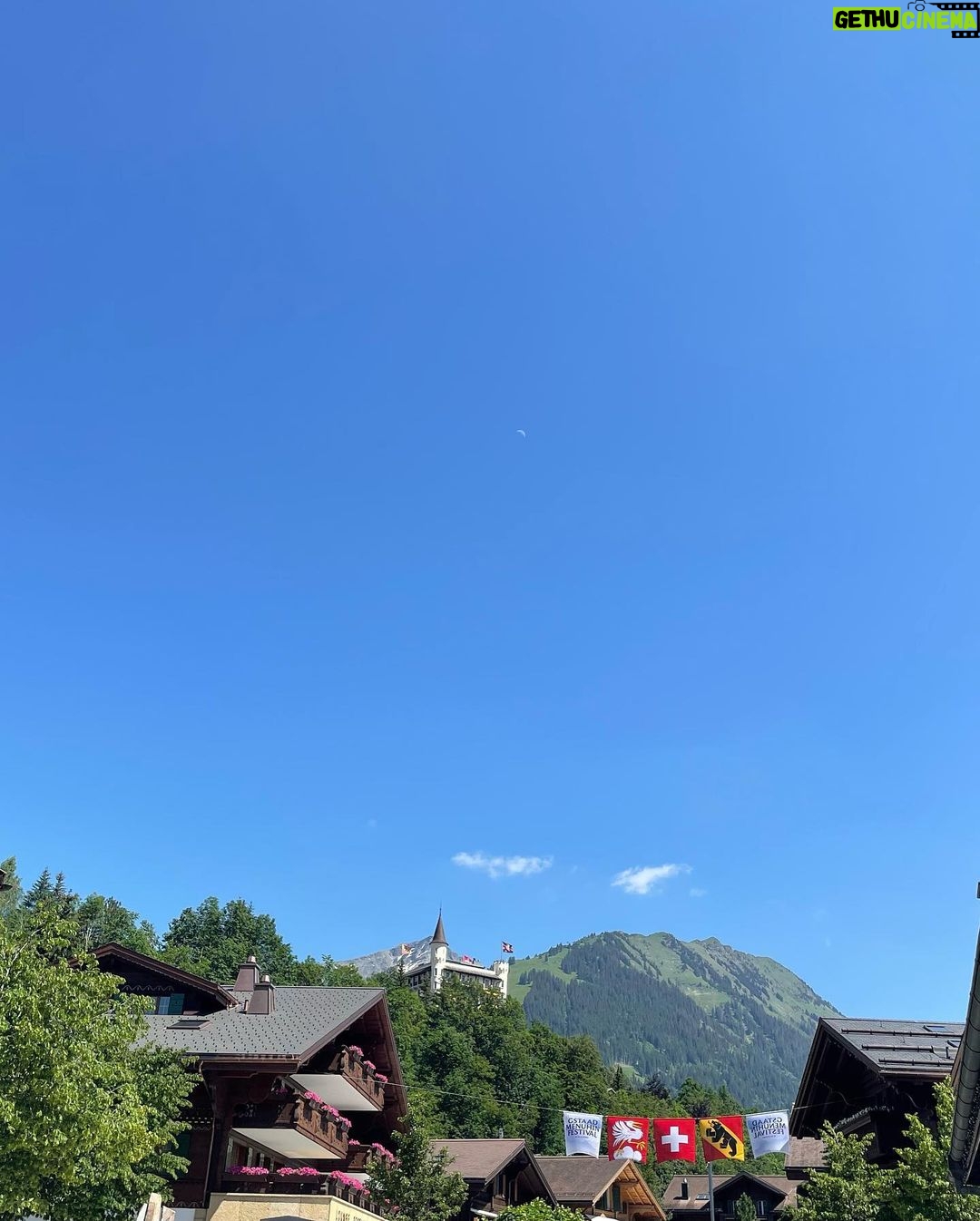Tamzin Merchant - 1K Likes - It’s been such a joy to spend the weekend at @wowgstaad hearing brilliant people talking about books and sharing a few thoughts of my own too 🤓
Thanks for having me and my sister along, WoW! We had an absolute ball ✨🇨🇭✨