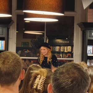 Tamzin Merchant Instagram - HAPPY WORLD BOOK DAY!
Here I am grinning my head off at the lovely lovely launch party of #TheMapmakers (and celebration of #TheHatmakers) with the two utterly brilliant women who made both books possible - my amazing agent @cmlwilson and stellar editor @natalieldoh 🤩🤩
✨🎩✨
There are a couple of other pics from the party as well as a bit of me reading an tiny bit from The Mapmakers (mainly so I could do Sir Hugo’s voice) 😘 Have a wonderful book day everyone! Xx 🥳
(PS. My starry night dress is from @meadows____ 💖)