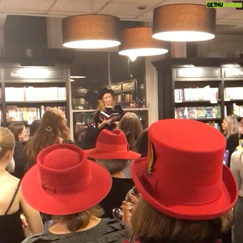 Tamzin Merchant - 1.5K Likes - HAPPY WORLD BOOK DAY!
Here I am grinning my head off at the lovely lovely launch party of #TheMapmakers (and celebration of #TheHatmakers) with the two utterly brilliant women who made both books possible - my amazing agent @cmlwilson and stellar editor @natalieldoh 🤩🤩
✨🎩✨
There are a couple of other pics from the party as well as a bit of me reading an tiny bit from The Mapmakers (mainly so I could do Sir Hugo’s voice) 😘 Have a wonderful book day everyone! Xx 🥳
(PS. My starry night dress is from @meadows____ 💖)