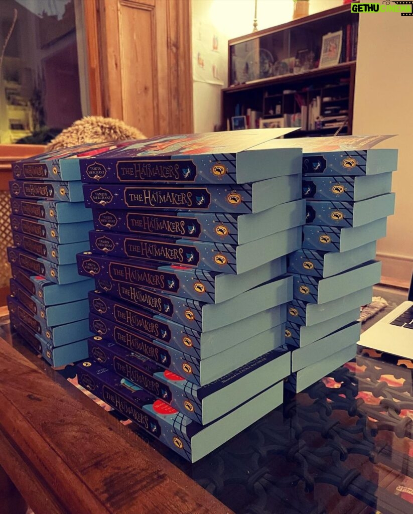 Tamzin Merchant Instagram - I had a very fun evening signing a great pile of special edition copies of #TheHatmakers for @waterstones - as you can see, I wrote my name in the front (properly so you can read it not just a squiggle) and there is a special *exclusive* short story called “Lady Elsa Sets a Trend” in the Waterstones version AND veh veh cool blue edges to the pages. The paperback comes out on January 6th! But you can pre-order it now from Waterstones (link in bio) and give your future self a present 🎁 🥳😘 xx