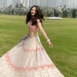 Tanishk Bagchi Instagram - @zarakhan you are killing it..amazing voice , thanks to @ijassmanak for this beautiful song.. both of u ruling charts…👏👏👏👏👏