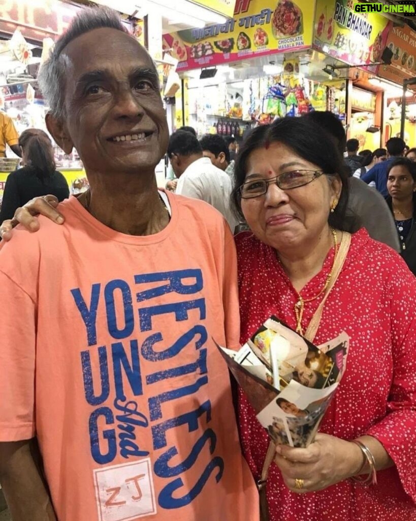 Tanishk Bagchi Instagram - Happy teachers day to my baba and maa… You are my Guru and my God.. Because of both of you ,i am what i am right now…every note of my music and my life belongs to you…❤️❤️❤️❤️❤️🙏🙏🙏🙏🙏🌈🌈🌈🌈🌸🌹🌺🌷🌻🌼 @burmansharmisthadas ,Nandakumar