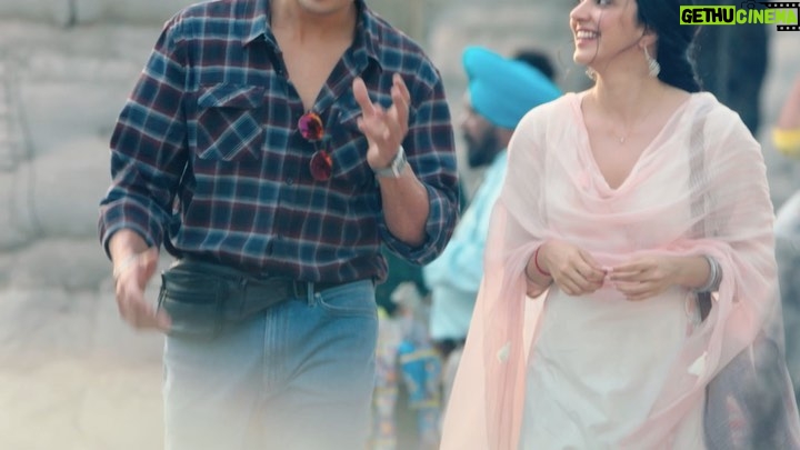 Tanishk Bagchi Instagram - Capt. Vikram Batra and Dimple Cheema's story is proof that nothing in this world is as pure as the feeling of love. ❤️ #RaataanLambiyan out now #RaataanLambiyan #Shershaah @sidmalhotra @kiaraaliaadvani #VishnuVaradhan @karanjohar @apoorva1972 @shabbirboxwalaofficial @ajay1059 @harrygandhi @somenmishra @isandeepshrivastava @tanishk_bagchi @jubin_nautiyal @aseeskaurmusic @azeemdayani @primevideoin @dharmamovies @kaashent @sonymusicindia