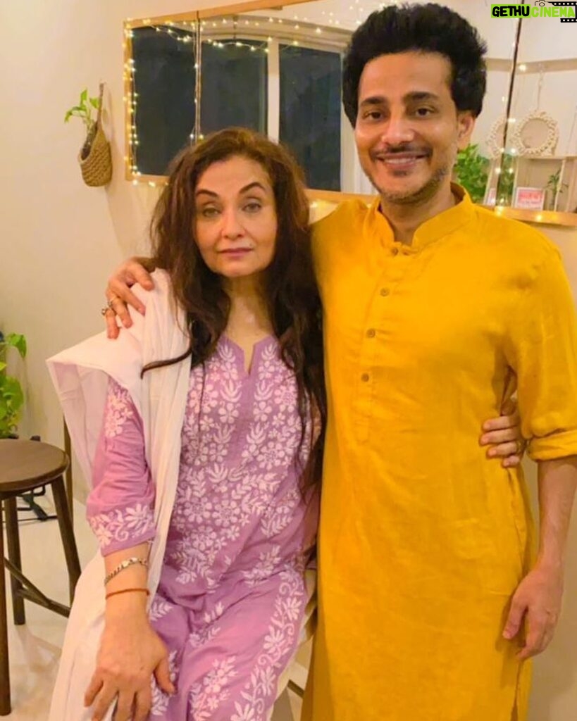 Tanishk Bagchi Instagram - Moms have always been the source for all the good things in our lives.And I am so lucky that i have two Amma s in my life and both are so loving and gifted..Thank you for always being there with me….Happy Eid to both my mommies and to everyone…. @salmaaghaofficial @burmansharmisthadas Love you so much….❤️❤️❤️❤️❤️❤️❤️
