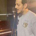 Tanishk Bagchi Instagram - What an eternal melody! A Classic by #SayeedQuadri and #KunalGanjawala! Trivia - The next Reel song is on the Beat as a Mashup! Any Guesses? #InstaReels #Reels #Reelitfeelit @saregama_official @quadri.sayeed @kunalganjawalla