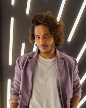 Tanishk Bagchi Instagram - Sneak peek at my Deleted Scenes 👀 

#MetaCreatorsDay!
Thank You - @Meta ❤️🙏🏼

Styled by - @vibhutichamria  Co-ord set by @nm_design_studio
Hair - @thakuramit190
Make up - @sakhshisabhaney_makeup
📸 - @ohmygosh_joe
