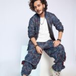 Tanishk Bagchi Instagram - Vintage at heart 🪩 Styled by - @vibhutichamria Make up Artist - @safasheikhbeauty 📸 - @anamika_