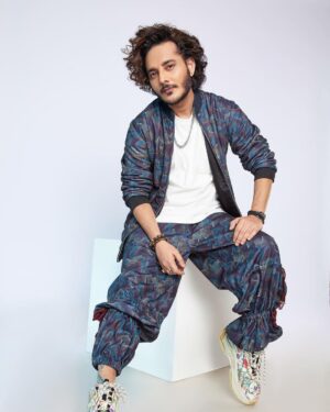 Tanishk Bagchi Instagram - Vintage at heart 🪩 

Styled by - @vibhutichamria 
Make up Artist - @safasheikhbeauty 
📸 - @anamika_