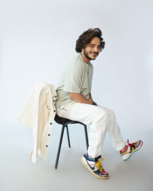Tanishk Bagchi Instagram - My Mild Side! 🤍

📸 - @anamika_ 
Styling - @vibhutichamria 
MUA - @safasheikhbeauty
Hair - @thakuramit190 
Location - @mandarinstudios Outfit by @sense_the_store_