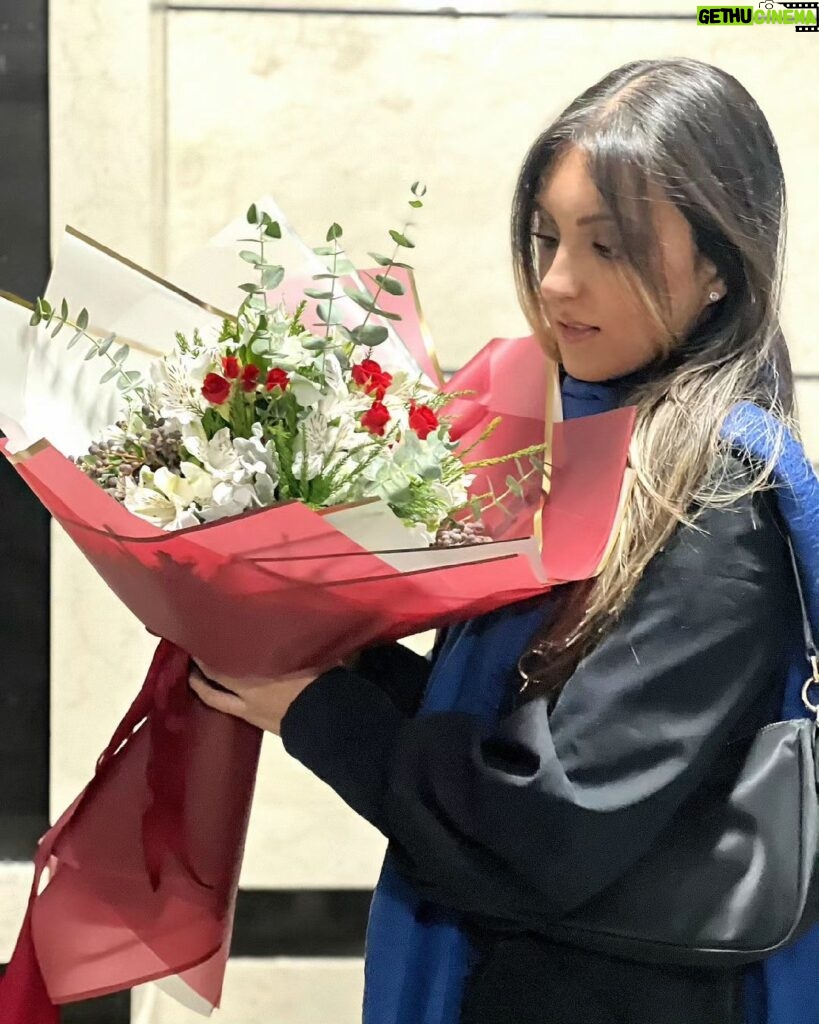 Tannaz Davoodi Instagram - Happiness is to hold flowers in both hands 💐❣️ ♡ ♡ ♡ ♡ ♡ ♡ #flowers #flower #flowerphotography #flowerpower #flowerlovers #love #iloveyou #happiness #flowerquotes #smile #persian #iranian #iran #iraniangirl #persiangirl #blonde #brunettegirl #brunette #tehranfashion #fashion #tehran Tehran, Iran