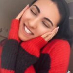 Tannaz Davoodi Instagram - Found this video of me when I had short dark hair. Such an easy challenge for me heheh How many do you know? (I'm pretty sure all of them😌😉) ♡ ♡ ♡ ♡ ♡ ♡ #srk #shahrukkhan #shahrukh #srkfanclub #persian #irani #persiangirl #iranian #iraniangirl #oldtimes #love #India #bollywoodsong #bollywood #bollywoodlovers #tannaz #tannazdavoodi #jamaljamaloogirl #throwback #reelsinstagram #srkchallenge