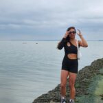 Tannaz Davoodi Instagram - 🦀✨️ • • • • • • #Southend #summer #southendseafront #holiday #birthday #seaview #sealovers #outfitoftheday #throwback #southendonsea #tommyhilfiger #sheingals #shein #sheinhaul #love #iranian #Persian #brunettegirl #blonde #fashion #longhair #fashionstyle #fashionista #model #photooftheday #photo #photoshoot #view #unitedkingdom