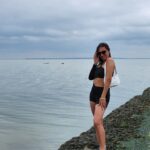 Tannaz Davoodi Instagram - 🦀✨️ • • • • • • #Southend #summer #southendseafront #holiday #birthday #seaview #sealovers #outfitoftheday #throwback #southendonsea #tommyhilfiger #sheingals #shein #sheinhaul #love #iranian #Persian #brunettegirl #blonde #fashion #longhair #fashionstyle #fashionista #model #photooftheday #photo #photoshoot #view #unitedkingdom