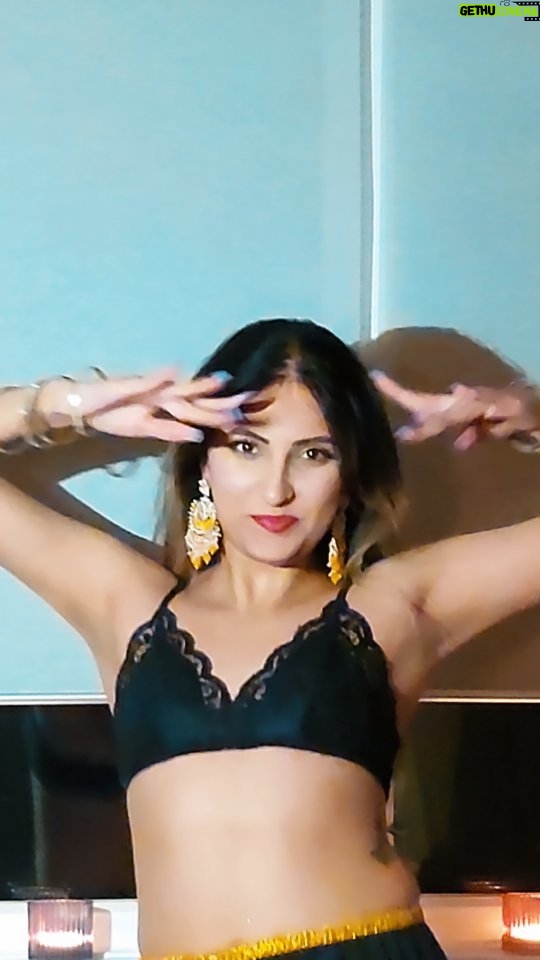 Tannaz Davoodi Instagram - It's been a very long time 🇮🇳❤️ But be ready cause more bollywood reels will be coming soon 😊 ♡ ♡ ♡ ♡ ♡ ♡ #bollywoodsongs #bollywood #bollywoodstyle #bollywooddance #bollywoodmovies #love #indian #bollywoodactress #India #Deewane #jacquelinefernandez #akshaykumar #emraanhashmi #Selfiee #dance #dancer #dancing #dancereel #dancereels #reelsinstagram #reels #dancevideo #fashion #brunette #blonde #bollywoodlovers #unitedkingdom #london London, United Kingdom