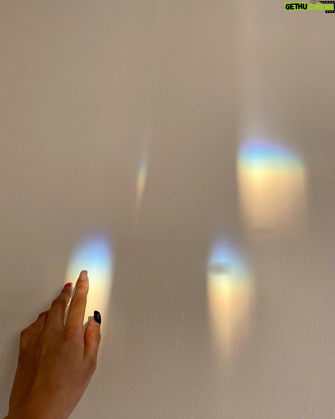 Tannaz Davoodi Instagram - Today I woke up with rainbows around me in my room πβ¨ Secretly I just wanna believe that it was a sign.. A sign from my grandad telling me that the days will be brighter again Did you hear me last night when I said I canβt live without you while hugging your picture so tightly? I wished for you to be happy and that you are resting in peace Is this your sign ? I miss you pedarjoonam ππ€