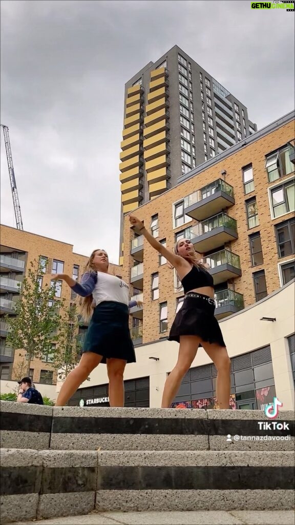 Tannaz Davoodi Instagram - With Yuliya❤️ 📸 - @_arnold_nagy_ • • • • #dance #dancer #dancers #dancereels #tiktok #tiktokdance #persian #irani #persiangirl #longhair #iraniangirl #girls #love #summer #london #uk #unitedkingdom #dancing #dancechallenge #dancevideo #reels