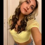 Tannaz Davoodi Instagram - Wake up ? Yeah make up?, maybe I need you… ? nah I’ve been good lately! • • • • #persian #persiangirl #irani #iraniangirl #iranian #curls #curlyhair #curl #blond #blonde #brunette #brunettegirl #fashion #love #BP #blackpink #nightout #night #makeup #longhair #yellow #browneyedgirl #browneyes #london #unitedkingdom London, United Kingdom