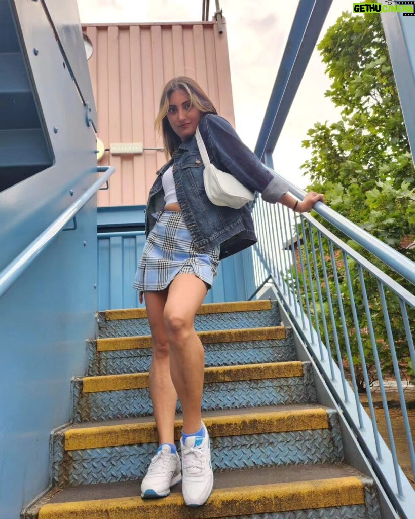 Tannaz Davoodi Instagram - Happy me cause summer is coming soon 🌞 ♡ • ♡ • ♡ • ♡ #summer #love #sun #sunny #sunnyday #springfashion #spring #smile #fashionista #fashion #fashionstyle #skirt #denimjacket #denim #Persian #irani #reebok #shein #sheingals #blue #blonde #blondehair #brunettegirl #camden #london #unitedkingdom Camden Town