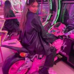 Tannaz Davoodi Instagram - Vroom vroom ✨ • • • • • #vroomvroom #elan #pink #london #londonlife #bubblegum #fun #love #longhair #blonde #brunettebalayage #brunettegirl #girl #fashion #leather #zara #shein #cute #bikeride #bike #unitedkingdom #fashionstyle #leatherpants #leatherjacket #blackoutfit #cafe EL&N