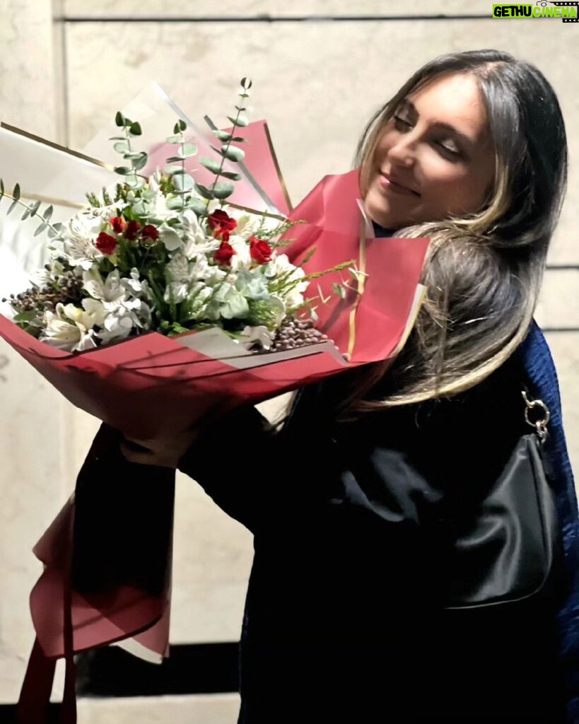 Tannaz Davoodi Instagram - Happiness is to hold flowers in both hands 💐❣️ ♡ ♡ ♡ ♡ ♡ ♡ #flowers #flower #flowerphotography #flowerpower #flowerlovers #love #iloveyou #happiness #flowerquotes #smile #persian #iranian #iran #iraniangirl #persiangirl #blonde #brunettegirl #brunette #tehranfashion #fashion #tehran Tehran, Iran