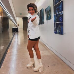 Tanya Instagram - Bem vindo Fevereiro um mês cheio de cor e muita animação. Boa sexta-feira ❤️😘 #chorabebe #coracaopartido #musica #animacao #carnaval