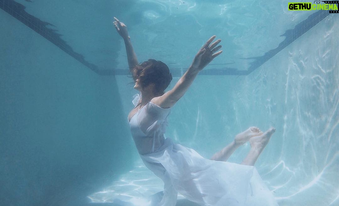 Tanya van Graan Instagram - Dance like no oneโs watching...chances are theyโre too worried their phones will get wet. ๐ฆ๐ #PeaceComesWithTheQuiet ๐๐๐ผ #SundaySilentPoolParty #myGoproAndi
