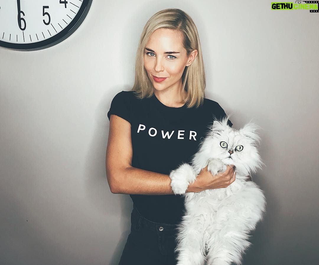 Tanya van Graan - 1.2K Likes - Although we as woman walk with grace, we sure have a mighty roar!#InternationalWomansDay #Grace #Power #StrengthOfAWoman #LooksLikeAPersianCouldBeALion #NeverUnderEstimateAWoman 😉🦁🕚🙌🏼