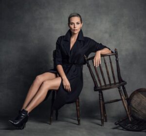 Tanya van Graan Instagram - Self-proclaimed Musical chairs champion 2021. 🎭
#HoldingSpace✨ 

.
.
.

📸 @theramzimansour 🖤🙏🏼