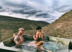 Tanya van Graan Instagram - Cultivating silence. ☁️🌿🙏🏼 #OffTheGrid  #Montagu @grysbokkloof 👌🏼✨