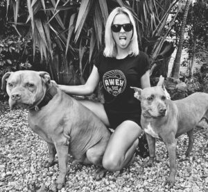 Tanya van Graan Instagram - Show me your pitties!! #AwehKaapstad #HappyFriday💛😎🤙🏼😆