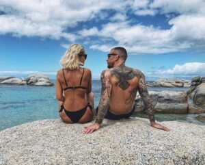 Tanya van Graan Instagram - I see skies of blue
And clouds of white
The bright blessed day
The dark sacred night
And I think to myself
What a wonderful world...🎶🌊🙏🏼 #GratefulForTheSeason 🎉 #💙 #OceanLovers