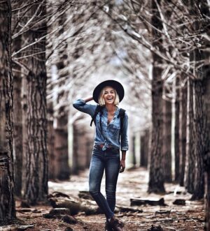Tanya van Graan Instagram - "Never follow anyone else's path, unless you're in the woods and you're lost and you see a path. Then, by all means, follow that path." 👌🏼#WhatEllenSaid #❤️ #🙏🏼 #JoyForDays
🎎🌲🌲🌲
