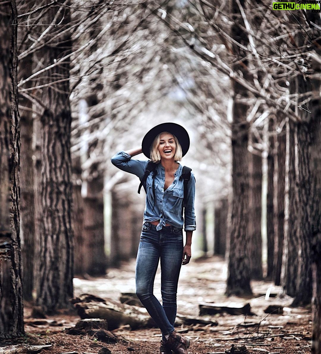 Tanya van Graan - 1.7K Likes - "Never follow anyone else's path, unless you're in the woods and you're lost and you see a path. Then, by all means, follow that path." 👌🏼#WhatEllenSaid #❤️ #🙏🏼 #JoyForDays
🎎🌲🌲🌲