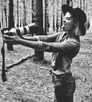 Tanya van Graan Instagram - "Never follow anyone else's path, unless you're in the woods and you're lost and you see a path. Then, by all means, follow that path." 👌🏼#WhatEllenSaid #❤️ #🙏🏼 #JoyForDays
🎎🌲🌲🌲