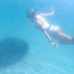 Tanya van Graan Instagram – Stingrays and sunny days…🌞🌊 #Bliss #Summertime #DancingRays #OceanLove #Freedive #SaveOurSeas🙏🏼 Miller’s Point, Western Cape