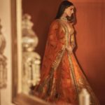 Tara Sutaria Instagram – Tere aane se aayi Diwali…🧡✨

Happy Diwali! 🪔🪔🪔✨✨✨