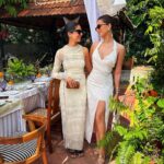 Tara Sutaria Instagram - Who needs Santa when you’ve got friends 🕺🏻🌴🍷☀️ @ranjigoa thank you for a lovely lunch and even lovelier company!!! ✨