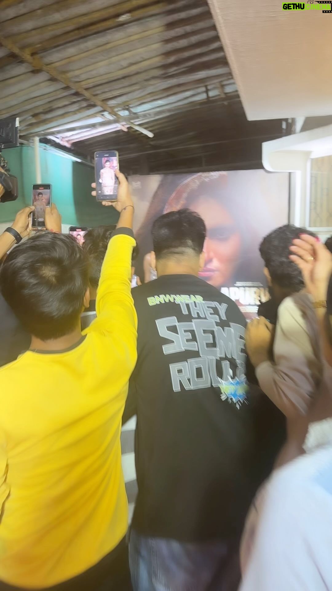 Tara Sutaria Instagram - Wait till the end.. And honestly what can I say… That’s my style! 😂🤦♀️ ( There is arguably nothing better than a Samosa and if you deny it you’re lying )