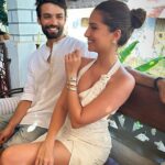Tara Sutaria Instagram - Who needs Santa when you’ve got friends 🕺🏻🌴🍷☀️ @ranjigoa thank you for a lovely lunch and even lovelier company!!! ✨