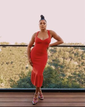 Taraji P. Henson Instagram - Merry Christmas family ❤️❄️💚✨ Sending LOVE and  BLESSINGS 💋💋💋💋🎁🎁🎁🎁