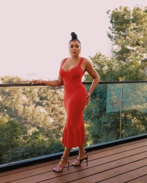 Taraji P. Henson Instagram - Merry Christmas family ❤️❄️💚✨ Sending LOVE and  BLESSINGS 💋💋💋💋🎁🎁🎁🎁