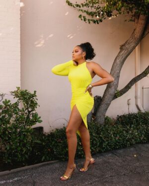 Taraji P. Henson Instagram - Happy Friday!!!!! ☀️ Bringing a ‘lil sunshine to your scroll 💛✨💛✨