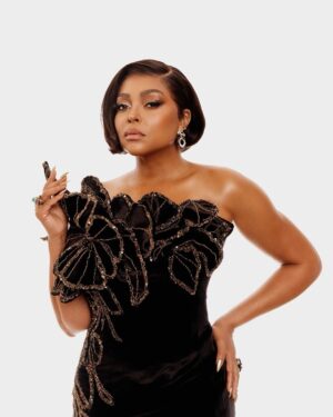 Taraji P. Henson Instagram - Governors Awards 🖤

Photographer: @mr_dadams
Makeup: @saishabeecham 
Hair: @tymwallacehair 
Nails: @customtnails1 
Stylist: @waymanandmicah 
Producer: @sauntemakesithappen
Products: @tphbytaraji

#GovernorsAwards #TheColorPurlple #AwardsSeason