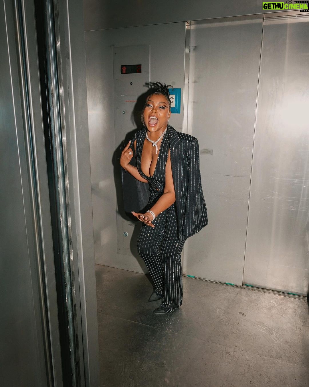 Taraji P. Henson Instagram - ALL THE WAY UP 💜💜💜💋💋💋 #afterparty for @thecolorpurple #thecolorpurple #premierenight #blackexcellence